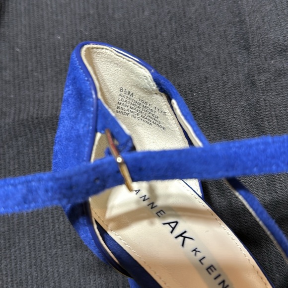 Anne Klein blue suede strappy heel - Picture 4 of 8